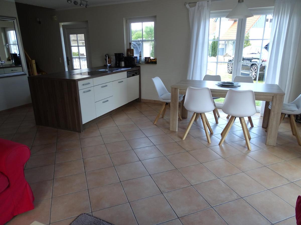 Reetdachhaus Direkt Am Meer Fuer 6 Personen!! Karlshagen Exterior photo